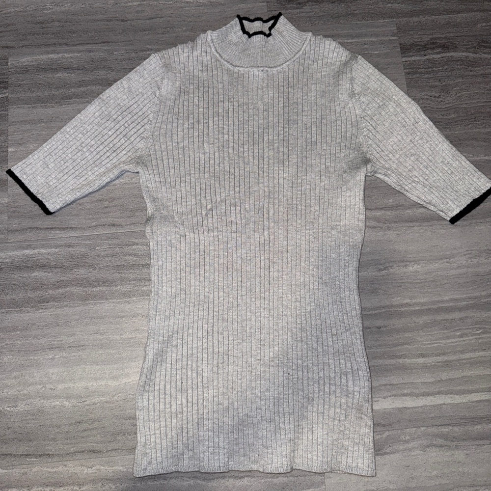 Women’s Gray Turtleneck Top